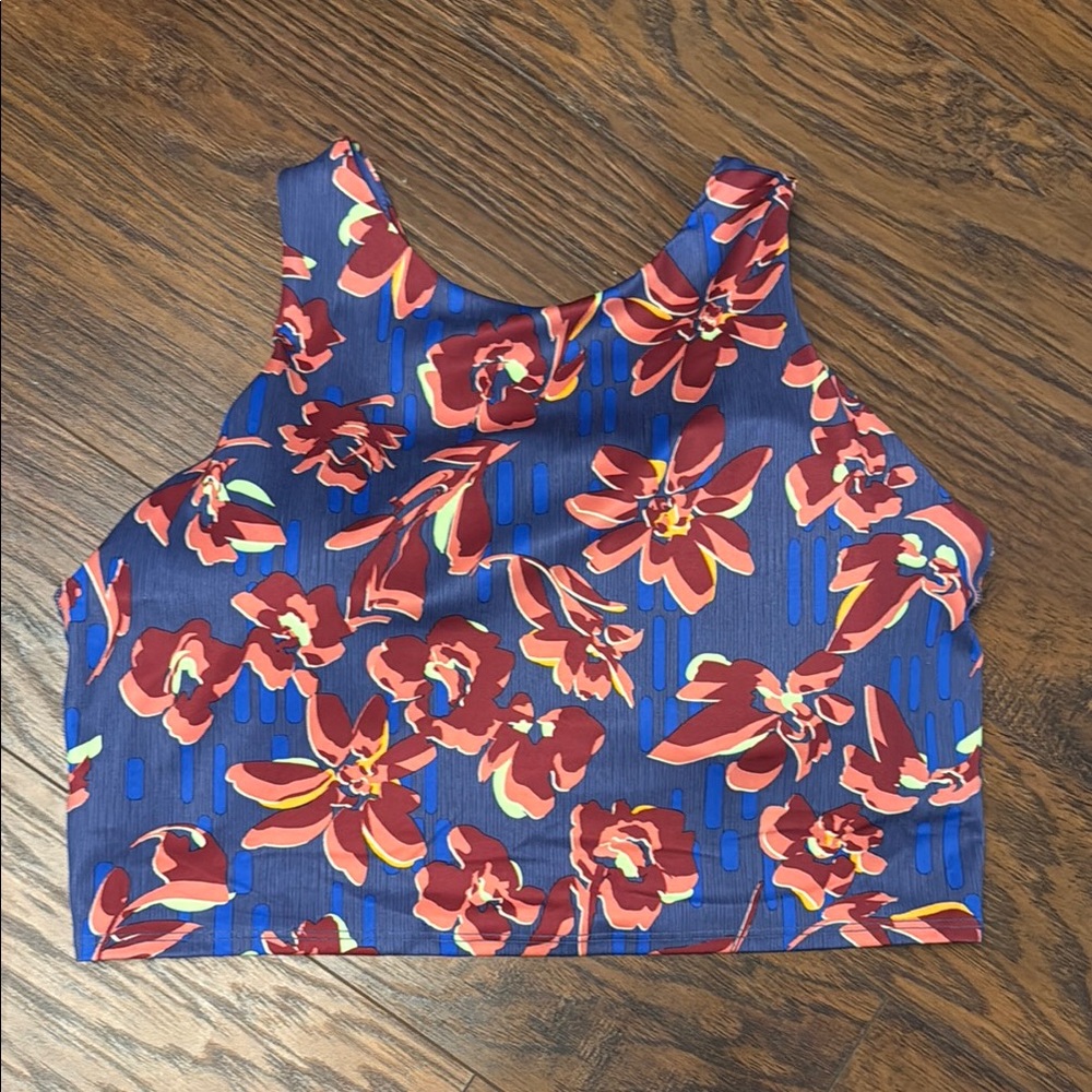 Athleta Conscious Crop Large